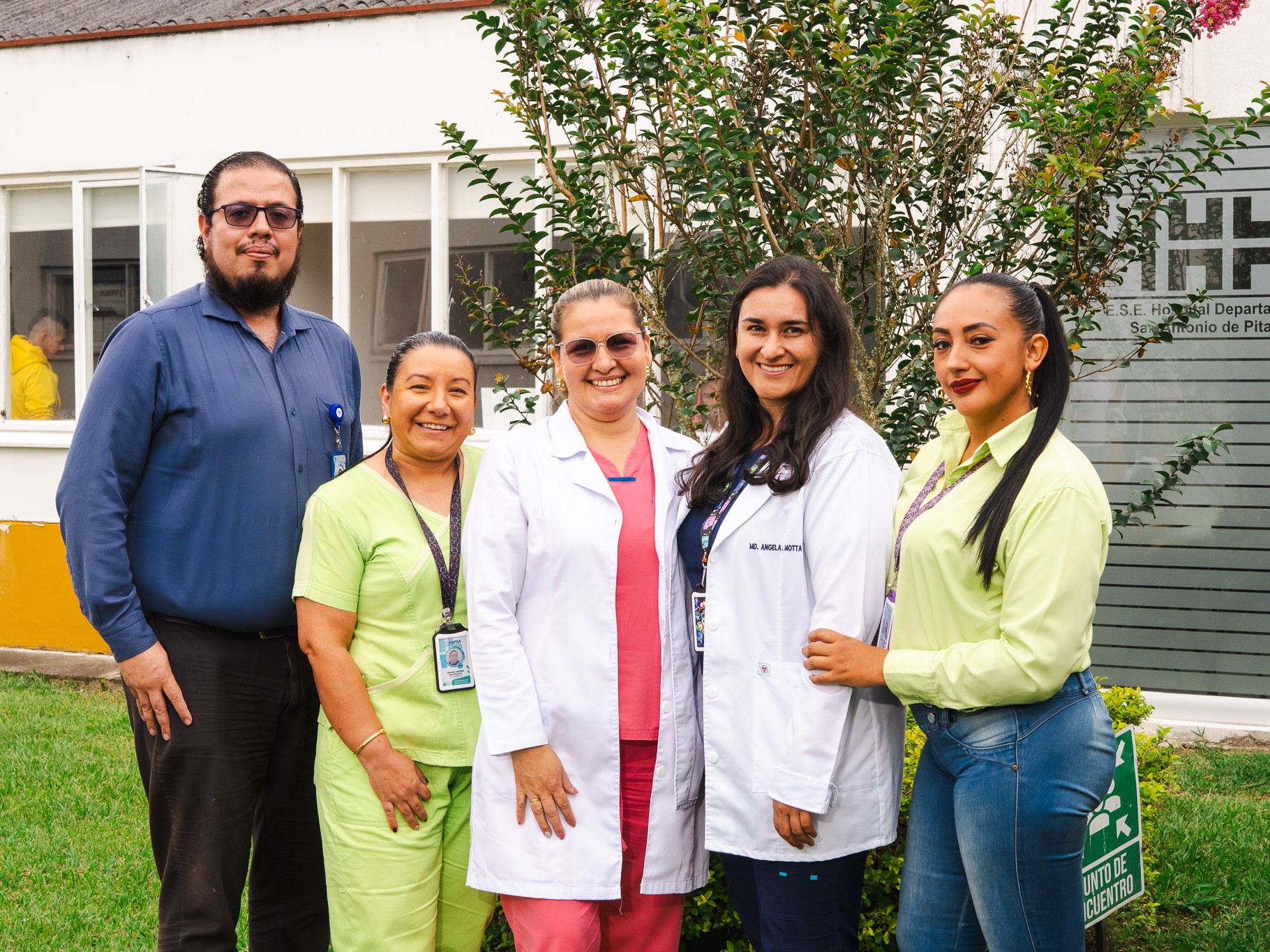 Imagen y/o Foto de los Trabajadores del Hospital